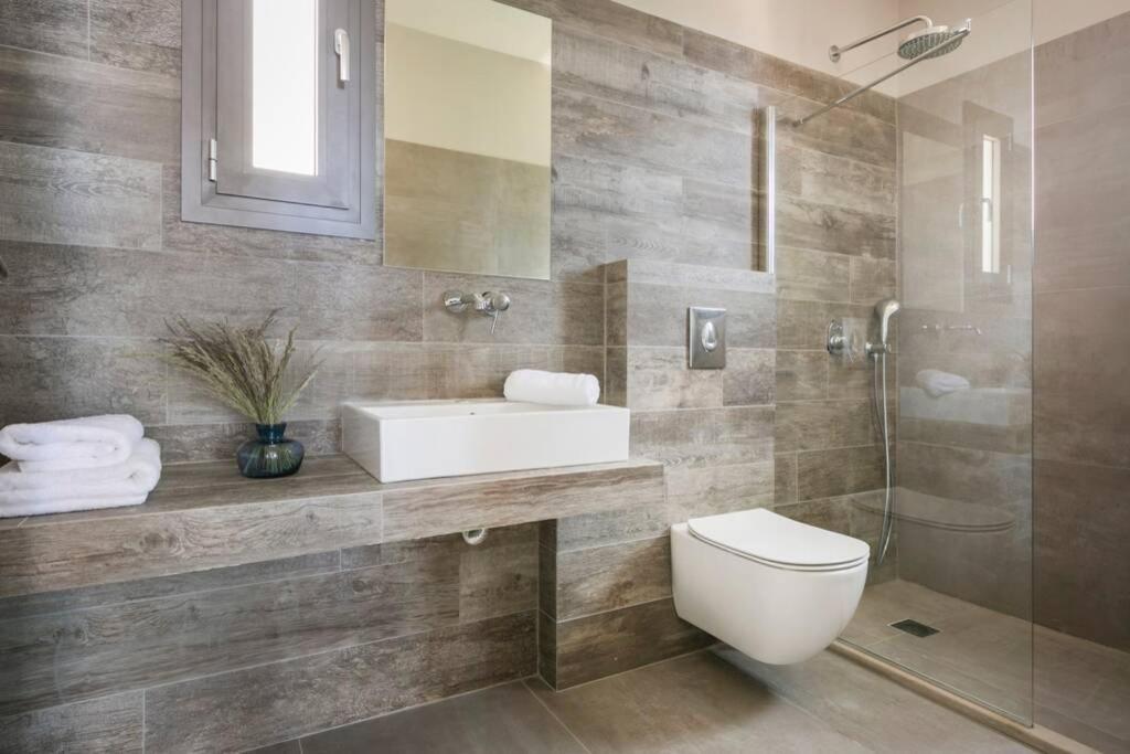 Color Villas-New Villa Green At Trapezaki With Private Pool Mousata Esterno foto